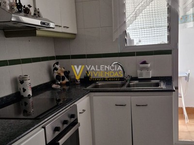 Piso en venta en Valencia, Benicalap, con 3 dormitorios, baño y 15 terrazas