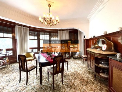 Piso en venta en Bilbao, Casco Viejo, con 5 dormitorios y baño