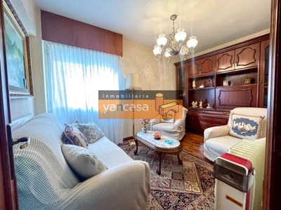 Piso en venta en Bilbao, Santutxu, con 2 dormitorios y baño