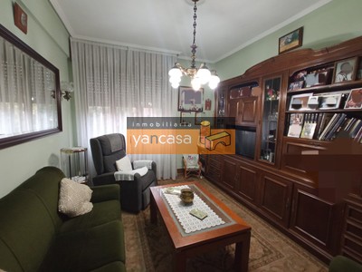 Piso en venta en Bilbao, Santutxu, con 2 dormitorios, baño y balcón