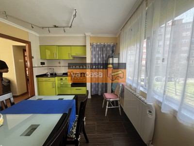 Piso en venta en Bilbao, Otxarkoaga, con 3 dormitorios y baño