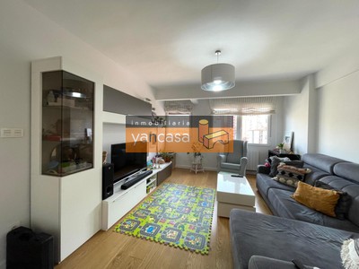 Piso en venta en Bilbao, Santutxu, con 3 dormitorios y baño