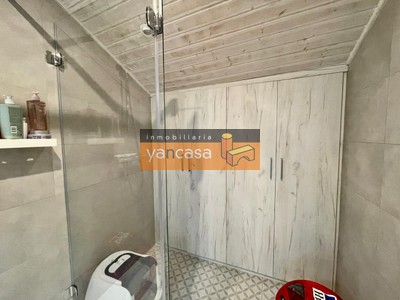 ARMARIO DEL BAÑO