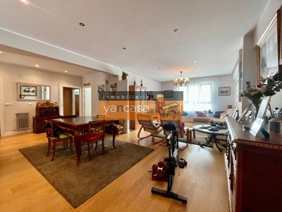 Piso en venta en Bilbao, Indautxu, con 4 dormitorios y 2 baños