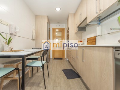Piso en venta en Getafe, Getafe, con 3 dormitorios, 2 baños, plaza de garaje y trastero