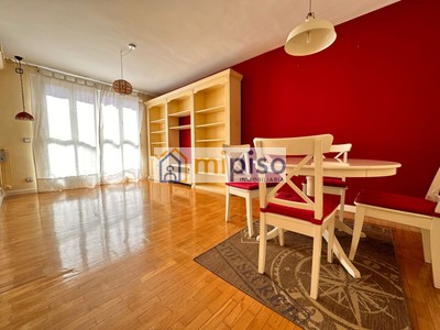 Piso en alquiler en Getafe, Getafe Norte, con 3 dormitorios, 2 baños y plaza de garaje