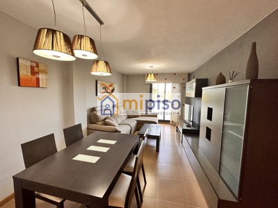 Piso en alquiler en Getafe, El Bercial, con 3 dormitorios, 2 baños, 2 plazas de garaje y trastero