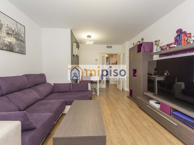 Piso en venta en Getafe, Los Molinos, con 3 dormitorios, 2 baños, plaza de garaje y trastero