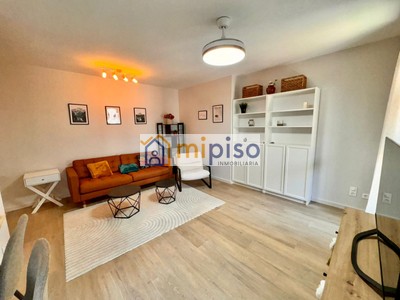 Piso en alquiler en Getafe, con 3 dormitorios, 2 baños, plaza de garaje, trastero y terraza