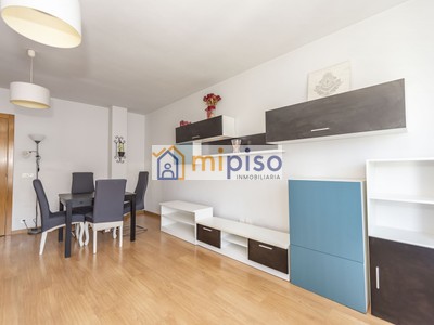 Piso en venta en Getafe, Los Molinos, con 3 dormitorios, 2 baños, 2 plazas de garaje y trastero