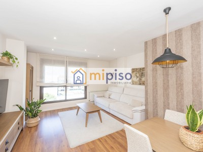 Piso en alquiler en Getafe, Los Molinos, con 3 dormitorios, 2 baños y plaza de garaje