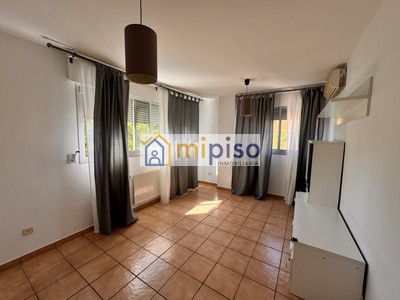 Piso en venta en Pinto, San Jose Buenos Aires, con 2 dormitorios, 2 baños y plaza de garaje