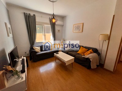 Piso en alquiler en Getafe, Getafe, con 4 dormitorios y baño