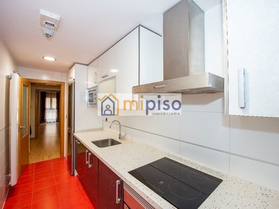Piso en alquiler en Getafe, Los Molinos, con 3 dormitorios, 2 baños, 2 plazas de garaje y trastero