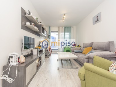 Piso en venta en Getafe, Buenavista, con 2 dormitorios, baño, plaza de garaje y trastero