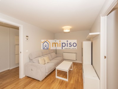 Piso en alquiler en Getafe, con 2 dormitorios, baño y plaza de garaje