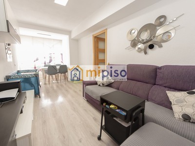 Piso en venta en Getafe, Juan De La Cierva, con 3 dormitorios y baño