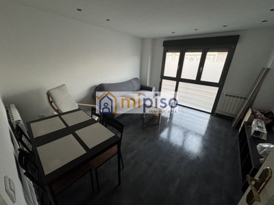 Piso en alquiler en Vallecas, con 3 dormitorios, 2 baños y trastero