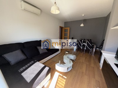 Piso en alquiler en Getafe, Los Molinos, con 2 dormitorios, baño, plaza de garaje y trastero
