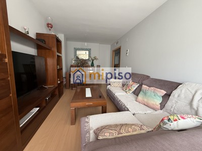 Piso en venta en Getafe, Buenavista, con 3 dormitorios, 2 baños, 2 plazas de garaje y trastero