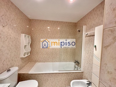 BAÑO COMPARTIDO