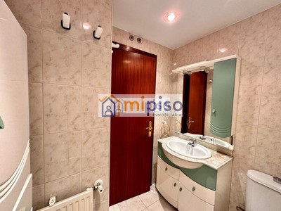 BAÑO COMPARTIDO