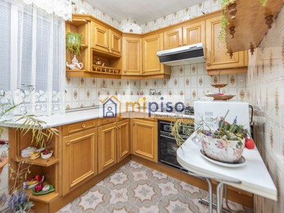 Piso en venta en Getafe, con 3 dormitorios y baño