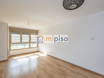 Piso en alquiler en Getafe, Los Molinos, con 3 dormitorios, 2 baños, 2 plazas de garaje y trastero