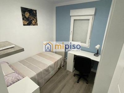 Piso en alquiler en Getafe, Las Margaritas, con 4 dormitorios y 2 baños