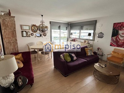 Piso en alquiler en Getafe, Getafe Centro, con 3 dormitorios, 2 baños, plaza de garaje, balcón y terraza