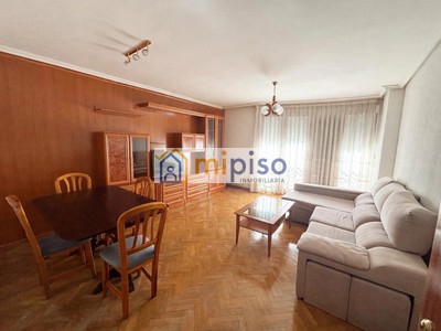 Piso en alquiler en Getafe, Universidad, con 3 dormitorios y 2 baños