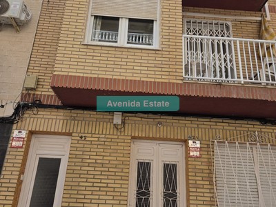 Edificio residencial en venta en Torrevieja, Playa Del Cura, con 8 dormitorios, 3 baños, 2 balcones y 3 terrazas