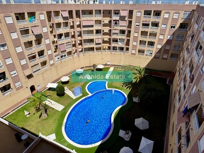 Ático en venta en Torrevieja, El Puerto Ii, con 2 dormitorios, baño y terraza