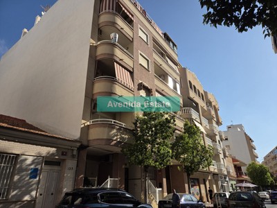 Piso en venta en Torrevieja, Playa Del Cura, con 2 dormitorios, baño, aseo y terraza