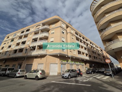 Ático en venta en Torrevieja, Nueva Torrevieja, con 2 dormitorios, baño y terraza