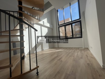 Duplex en venta en Santa Coloma Gramanet, con 3 dormitorios y 2 baños