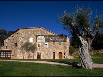 Masía en venta en Santa Cristina D’aró, con 8 dormitorios y 10 baños