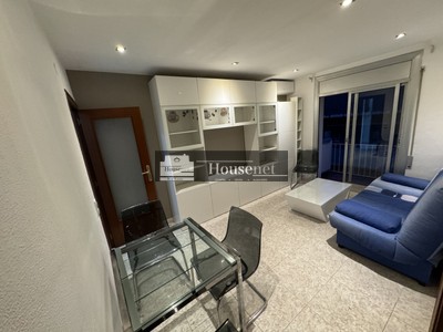 Apartamento en venta en Hospitalet De Llobregat, con 3 dormitorios y baño