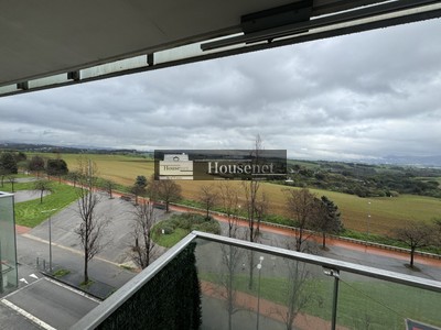 Apartamento en venta en Sabadell, con 3 dormitorios, 2 baños, plaza de garaje, trastero y balcón