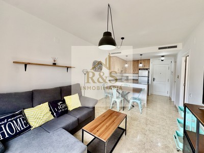 Piso en venta en Benicarló, con 1 dormitorio, baño, plaza de garaje y trastero