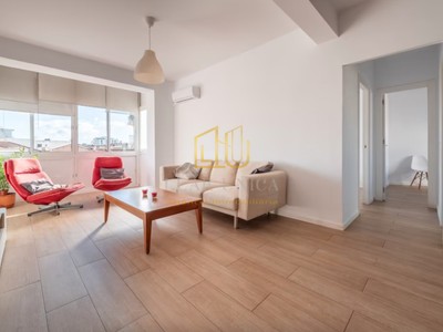 Piso en venta en Vilanova I La Geltru, con 4 dormitorios, 2 baños y balcón