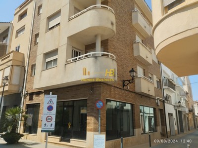 Piso en venta en Gandesa, con 3 dormitorios, baño y balcón