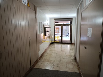 Piso en venta en Tortosa, con 4 dormitorios, baño, trastero y balcón