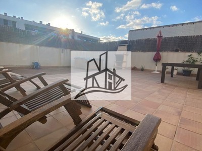 Piso en venta en Badalona, Manresa, con 1 dormitorio, baño, plaza de garaje y trastero