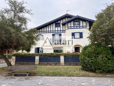 Piso en venta en Deba, Playa, con 3 dormitorios, 2 baños y balcón