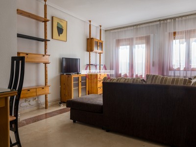 Piso en alquiler en Cuenca, con 3 dormitorios y baño