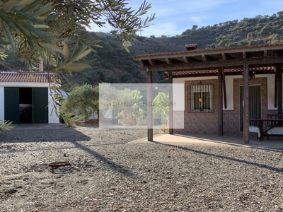 Finca rústica en venta en Comares, El Gallego, con 4 dormitorios, 2 baños, plaza de garaje, trastero, balcón y terreno