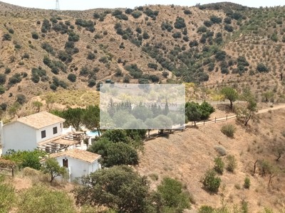 Cortijo en venta en Álora, Las Saucedillas, con 4 dormitorios, 4 baños, trastero, 2 balcones, terraza y terreno