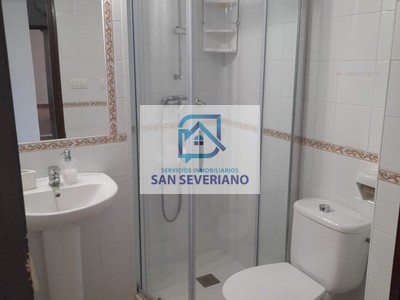 Piso en venta en Cádiz, Bahia Blanca, con 5 dormitorios, 3 baños, plaza de garaje, 2 balcones y terraza