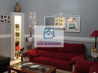 Piso en venta en Cádiz, Centro, con 5 dormitorios y 2 baños